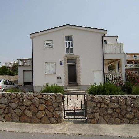 Apartments Mirela Karlobag Exterior foto